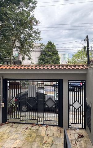 Casa à venda com 180m², 4 quartos e 1 vaga Casa à venda com 180m², 4 quartos e 1 vagaVista - Sala