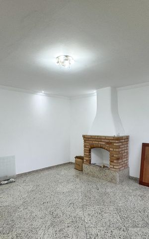 Casa à venda com 180m², 4 quartos e 1 vaga Casa à venda com 180m², 4 quartos e 1 vagaSala