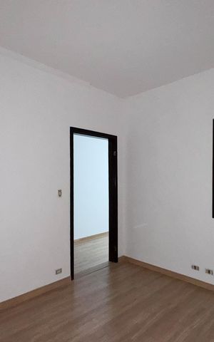 Casa à venda com 180m², 4 quartos e 1 vaga Casa à venda com 180m², 4 quartos e 1 vagaQuarto