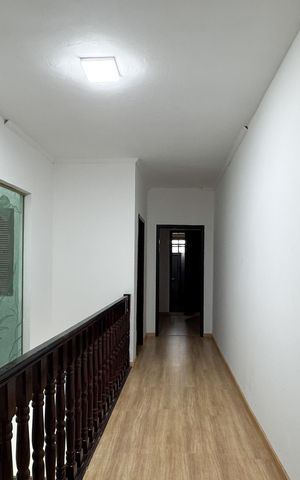 Casa à venda com 180m², 4 quartos e 1 vaga Casa à venda com 180m², 4 quartos e 1 vagaAcesso - Quartos
