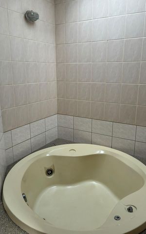 Apartamento à venda com 163m², 3 quartos e 2 vagasBanheiro 