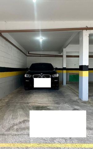 Apartamento à venda com 163m², 3 quartos e 2 vagas Apartamento à venda com 163m², 3 quartos e 2 vagasVagas de garagem