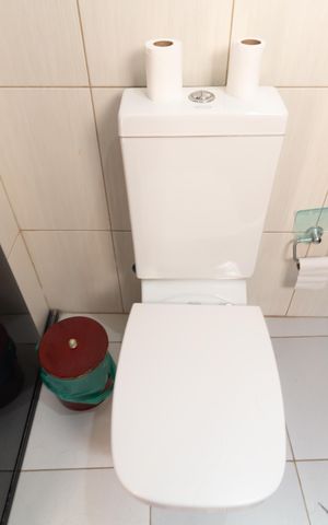 Casa à venda com 250m², 3 quartos e 6 vagas Casa à venda com 250m², 3 quartos e 6 vagasBanheiro da Suíte 2