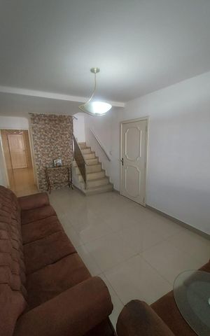 Casa à venda com 90m², 3 quartos e 2 vagas Casa à venda com 90m², 3 quartos e 2 vagasSala