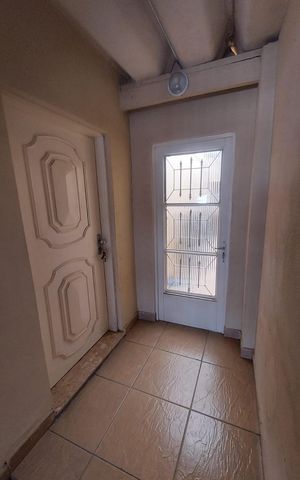 Casa à venda com 90m², 3 quartos e 2 vagas Casa à venda com 90m², 3 quartos e 2 vagasCorredor