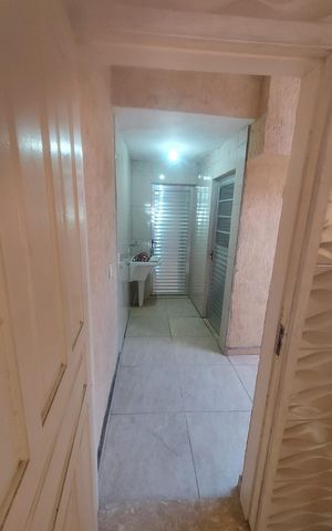 Casa à venda com 90m², 3 quartos e 2 vagas Casa à venda com 90m², 3 quartos e 2 vagasÁrea de serviço