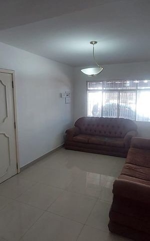 Casa à venda com 90m², 3 quartos e 2 vagas Casa à venda com 90m², 3 quartos e 2 vagasSala