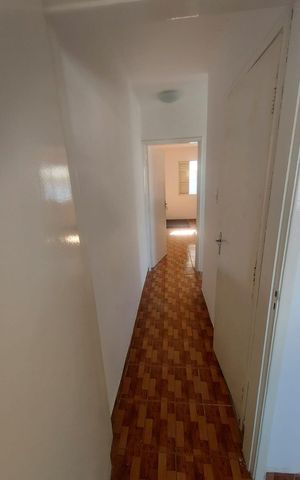 Casa à venda com 90m², 3 quartos e 2 vagas Casa à venda com 90m², 3 quartos e 2 vagasCorredor