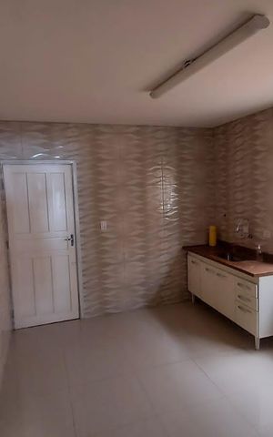 Casa à venda com 90m², 3 quartos e 2 vagas Casa à venda com 90m², 3 quartos e 2 vagasCozinha