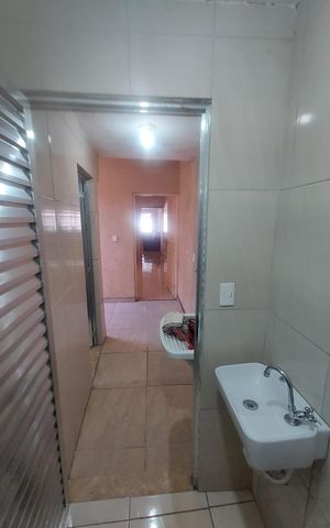 Casa à venda com 90m², 3 quartos e 2 vagas Casa à venda com 90m², 3 quartos e 2 vagasBanheiro de serviço