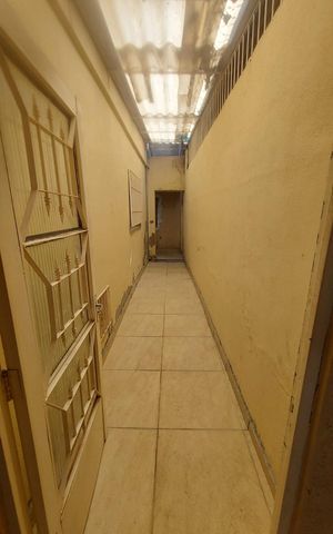 Casa à venda com 90m², 3 quartos e 2 vagas Casa à venda com 90m², 3 quartos e 2 vagasCorredor