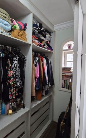 Casa à venda com 261m², 4 quartos e 2 vagas Casa à venda com 261m², 4 quartos e 2 vagasCloset da Suíte 1