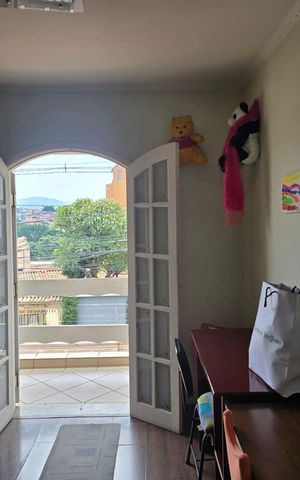 Casa à venda com 261m², 4 quartos e 2 vagas Casa à venda com 261m², 4 quartos e 2 vagasQuarto 04