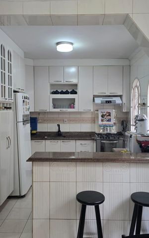 Casa à venda com 261m², 4 quartos e 2 vagas Casa à venda com 261m², 4 quartos e 2 vagasCozinha