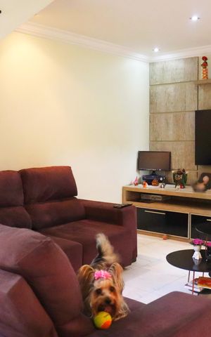 Casa à venda com 261m², 4 quartos e 2 vagasSala