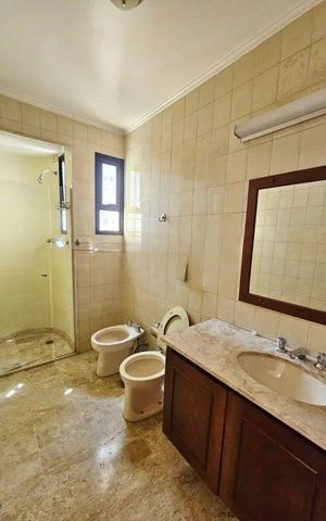 Apartamento à venda com 283m², 4 quartos e 5 vagasBanheiro 1