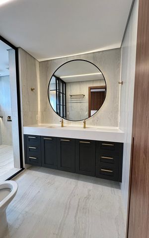 Apartamento à venda com 230m², 4 quartos e 3 vagas Apartamento à venda com 230m², 4 quartos e 3 vagasBanheiro