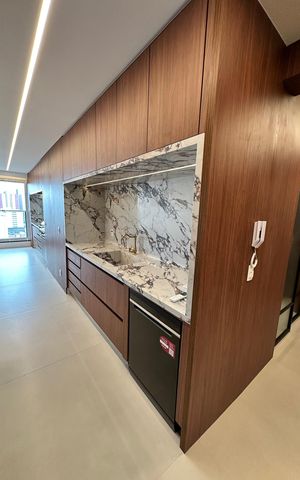 Apartamento à venda com 230m², 4 quartos e 3 vagas Apartamento à venda com 230m², 4 quartos e 3 vagasCozinha