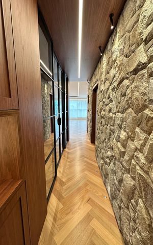 Apartamento à venda com 230m², 4 quartos e 3 vagas Apartamento à venda com 230m², 4 quartos e 3 vagasCorredor