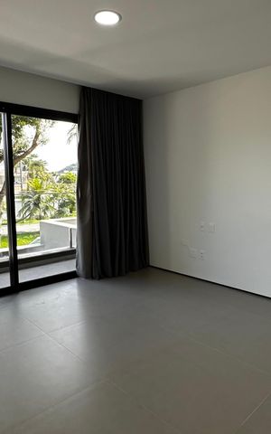 Casa de condomínio à venda com 493m², 4 quartos e 2 vagas Casa de condomínio à venda com 493m², 4 quartos e 2 vagasQuarto 3