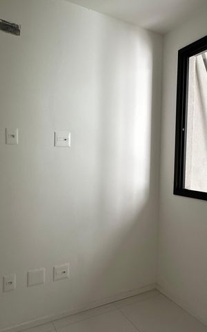 Casa de condomínio à venda com 493m², 4 quartos e 2 vagas Casa de condomínio à venda com 493m², 4 quartos e 2 vagasQuarto de Serviço