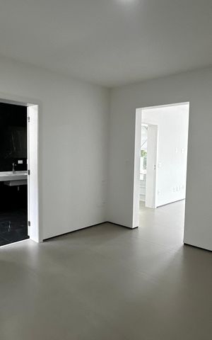 Casa de condomínio à venda com 493m², 4 quartos e 2 vagas Casa de condomínio à venda com 493m², 4 quartos e 2 vagasCloset do Quarto 3