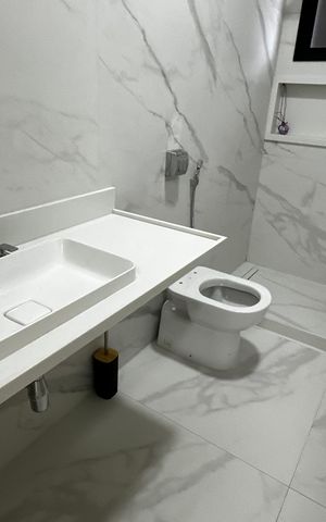 Casa de condomínio à venda com 493m², 4 quartos e 2 vagas Casa de condomínio à venda com 493m², 4 quartos e 2 vagasBanheiro do Quarto 1