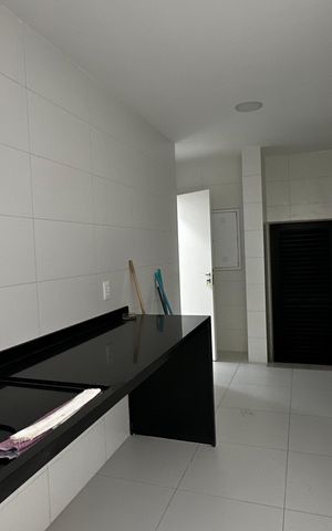 Casa de condomínio à venda com 493m², 4 quartos e 2 vagas Casa de condomínio à venda com 493m², 4 quartos e 2 vagasÁrea de Serviço