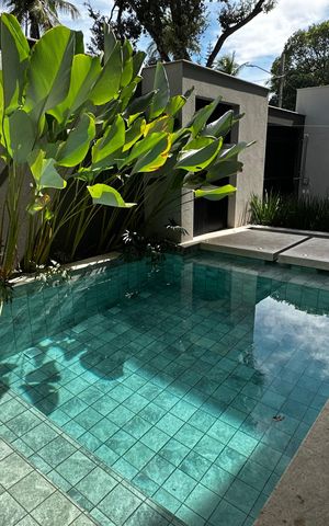Casa de condomínio à venda com 493m², 4 quartos e 2 vagas Casa de condomínio à venda com 493m², 4 quartos e 2 vagasPiscina