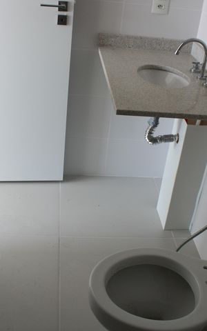 Apartamento à venda com 105m², 3 quartos e 2 vagasBanheiro da Suíte 1