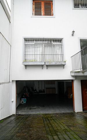 Casa à venda com 210m², 3 quartos e 2 vagas Casa à venda com 210m², 3 quartos e 2 vagasGaragem