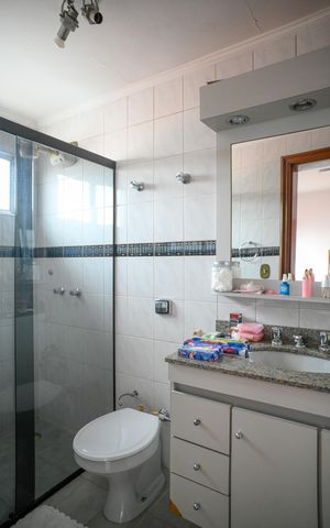 Casa à venda com 210m², 3 quartos e 2 vagas Casa à venda com 210m², 3 quartos e 2 vagasBanheiro Quarto 3 - Suite