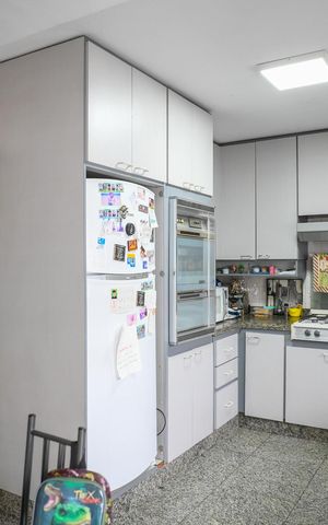 Casa à venda com 210m², 3 quartos e 2 vagas Casa à venda com 210m², 3 quartos e 2 vagasCozinha
