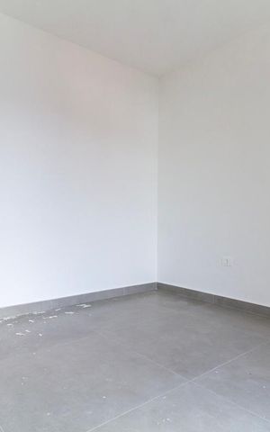 Casa à venda com 205m², 3 quartos e 2 vagas Casa à venda com 205m², 3 quartos e 2 vagasQuarto 3