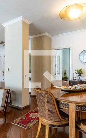 Apartamento à venda com 182m², 3 quartos e 2 vagas Apartamento à venda com 182m², 3 quartos e 2 vagasSala