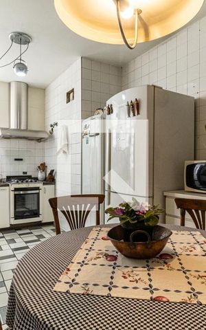 Apartamento à venda com 182m², 3 quartos e 2 vagas Apartamento à venda com 182m², 3 quartos e 2 vagasCozinha