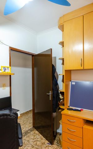 Casa à venda com 110m², 4 quartos e 2 vagas Casa à venda com 110m², 4 quartos e 2 vagasQuarto 1