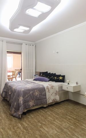 Casa à venda com 220m², 4 quartos e 3 vagas Casa à venda com 220m², 4 quartos e 3 vagasSuíte 1