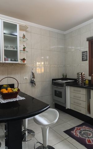 Casa à venda com 220m², 4 quartos e 3 vagas Casa à venda com 220m², 4 quartos e 3 vagasCozinha