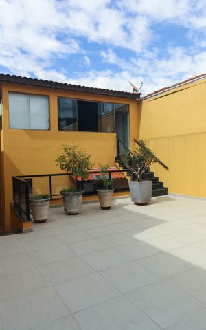 Casa à venda com 220m², 4 quartos e 3 vagas Casa à venda com 220m², 4 quartos e 3 vagasQuintal