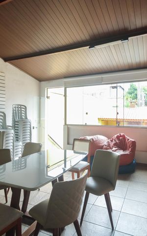 Casa à venda com 220m², 4 quartos e 3 vagas Casa à venda com 220m², 4 quartos e 3 vagasVaranda Suíte 1
