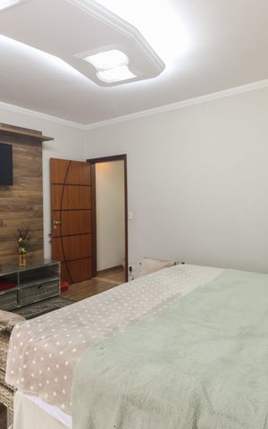Casa à venda com 220m², 4 quartos e 3 vagas Casa à venda com 220m², 4 quartos e 3 vagasSuíte 2