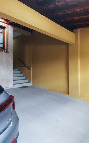 Casa à venda com 220m², 4 quartos e 3 vagas Casa à venda com 220m², 4 quartos e 3 vagasGaragem