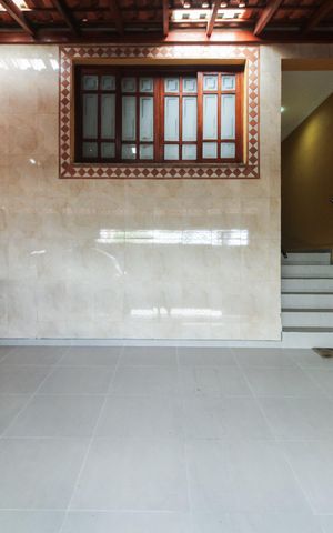 Casa à venda com 220m², 4 quartos e 3 vagas Casa à venda com 220m², 4 quartos e 3 vagasGaragem