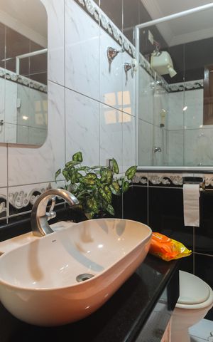 Casa à venda com 220m², 4 quartos e 3 vagas Casa à venda com 220m², 4 quartos e 3 vagasBanheiro Social