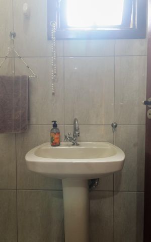 Casa à venda com 220m², 4 quartos e 3 vagas Casa à venda com 220m², 4 quartos e 3 vagasLavabo
