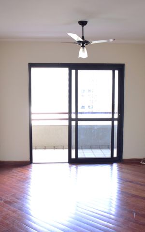 Apartamento para alugar com 124m², 3 quartos e 2 vagasSala