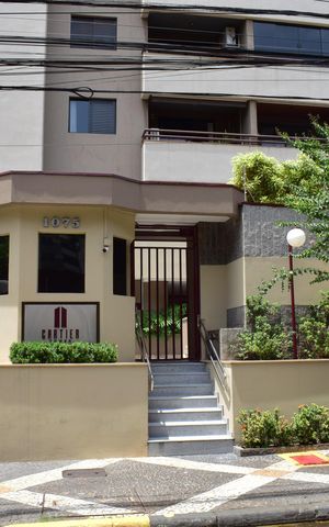 Apartamento para alugar com 124m², 3 quartos e 2 vagasFachada e portaria