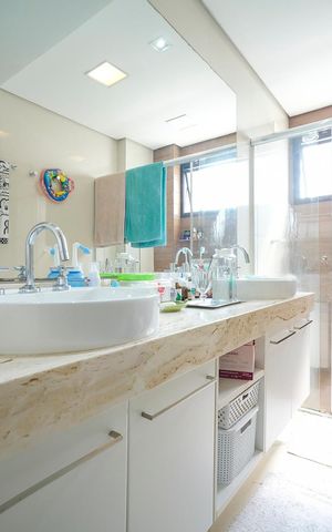 Apartamento à venda com 242m², 4 quartos e 2 vagasBanheiro da suíte 1