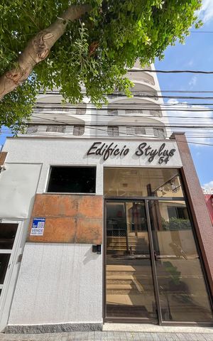 Apartamento à venda com 242m², 4 quartos e 2 vagasFachada + plaquinha